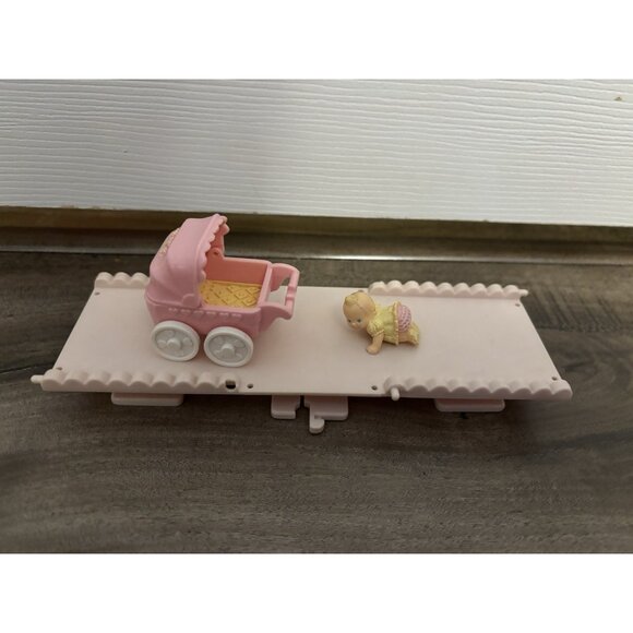 Vintage 1988 Fisher Price #5204 Precious Places Baby Amanda, Replacement - Picture 1 of 3